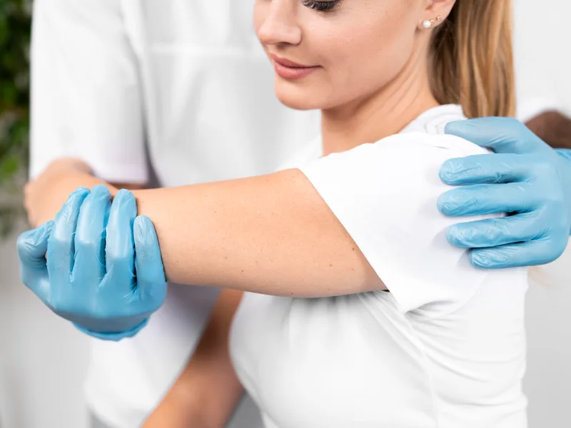 Chiropractic care for arm pain at Total Balance Chiropractic in Chicago