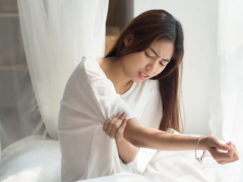 How Total Balance Chiropractic treats elbow pain in Chicago