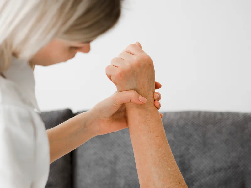 Chiropractic care for neuropathy at Total Balance Chiropractic in Chicago