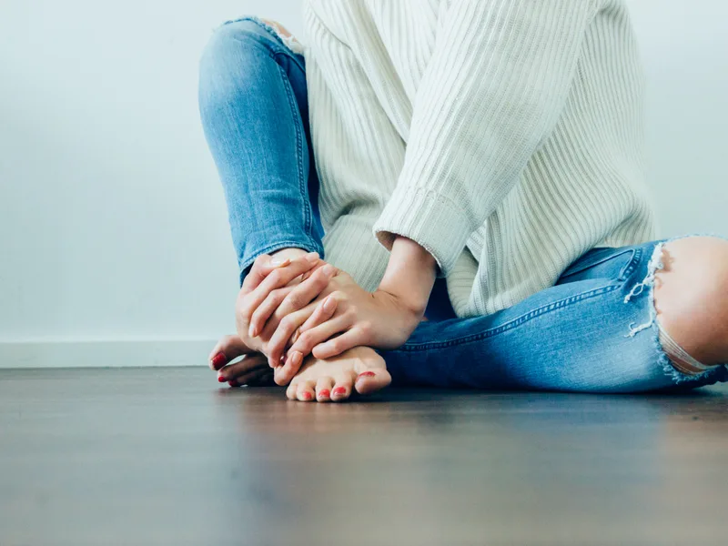Total Balance Chiropractic treating neuropathy in Chicago