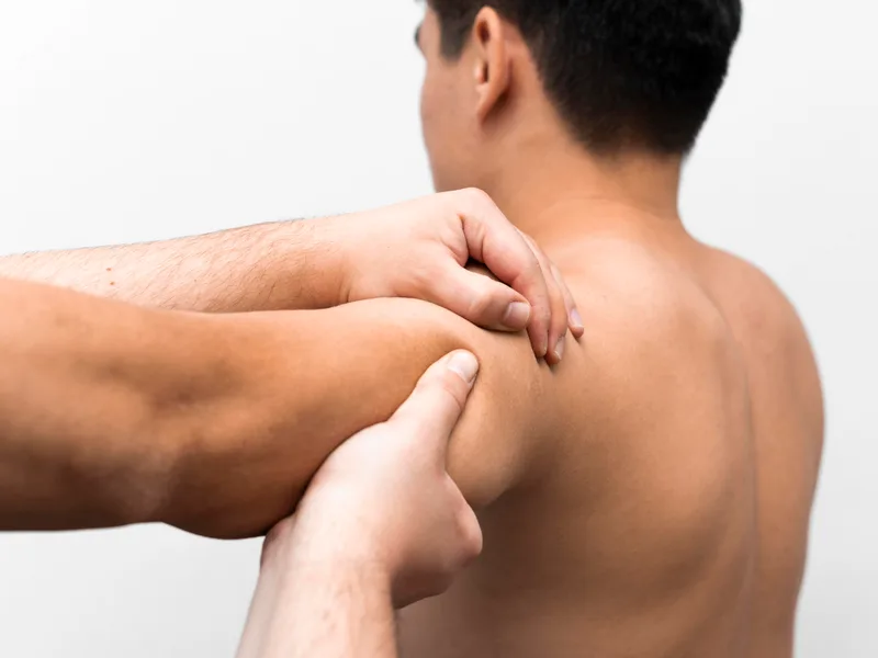 How Total Balance Chiropractic treats rotator cuff injury in Chicago